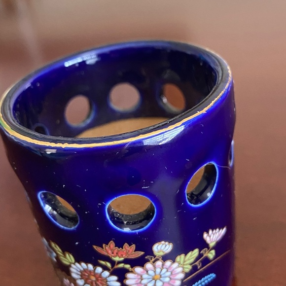 Vintage Japanese Cobalt Blue Peacock Porcelain Lidded Candle Jar - Picture 8 of 9